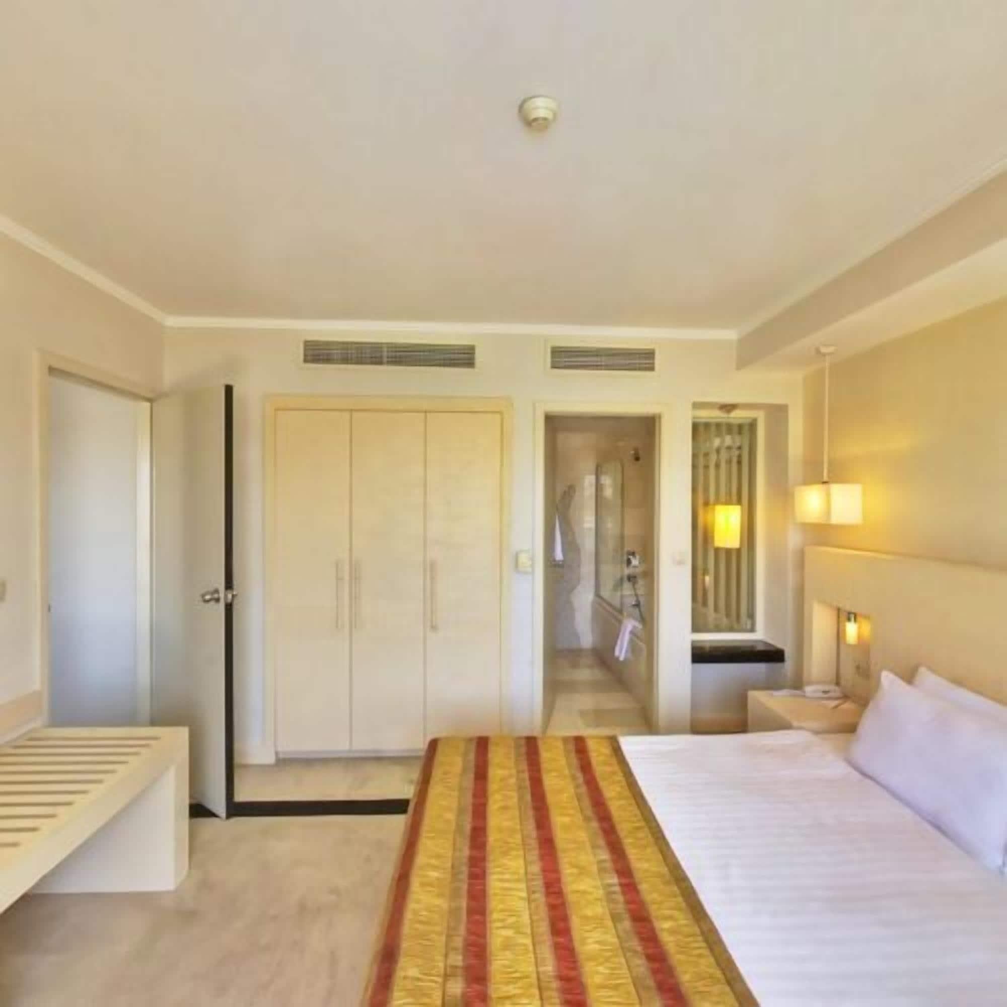 Sisus Hotel Çeşme Exterior foto