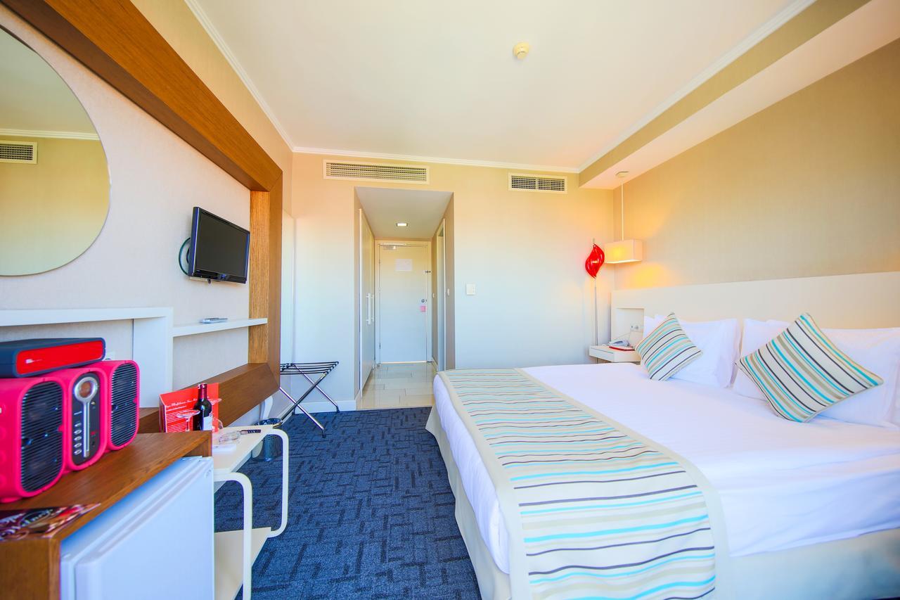 Sisus Hotel Çeşme Exterior foto