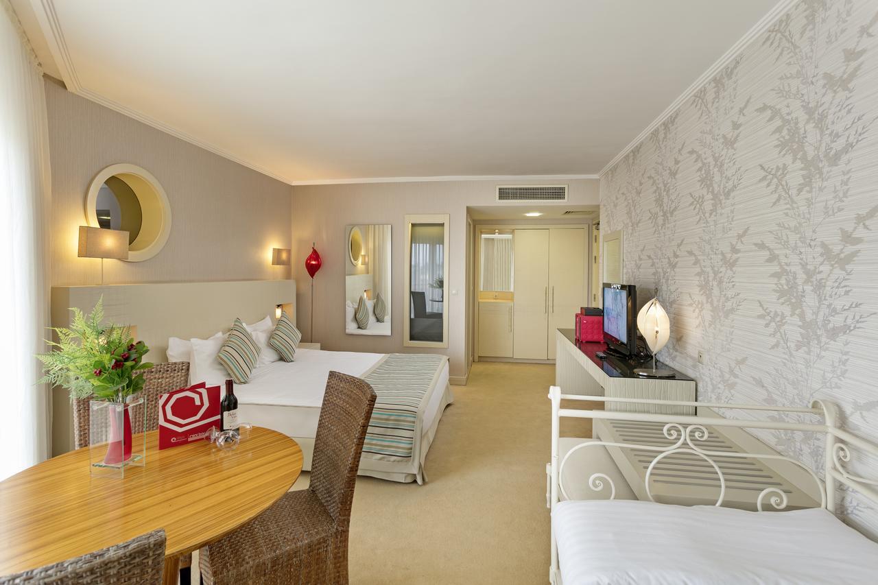Sisus Hotel Çeşme Exterior foto